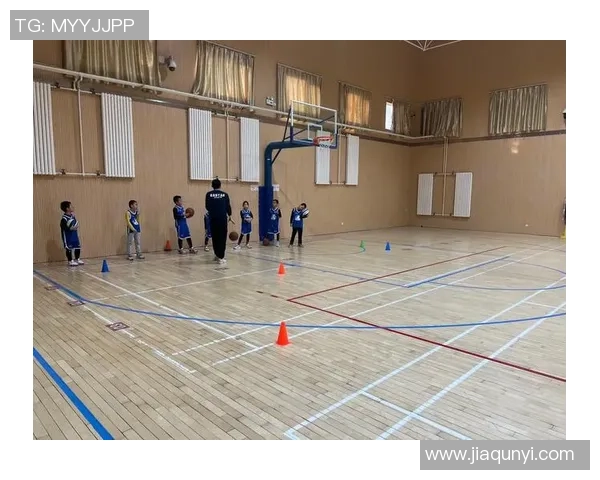 打篮球的乐趣与成长之路探索如何在球场上找到自我与团队的结合